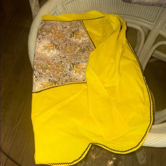 Vintage Yellow Apron with Paisley Pocket - Picture 5 of 6